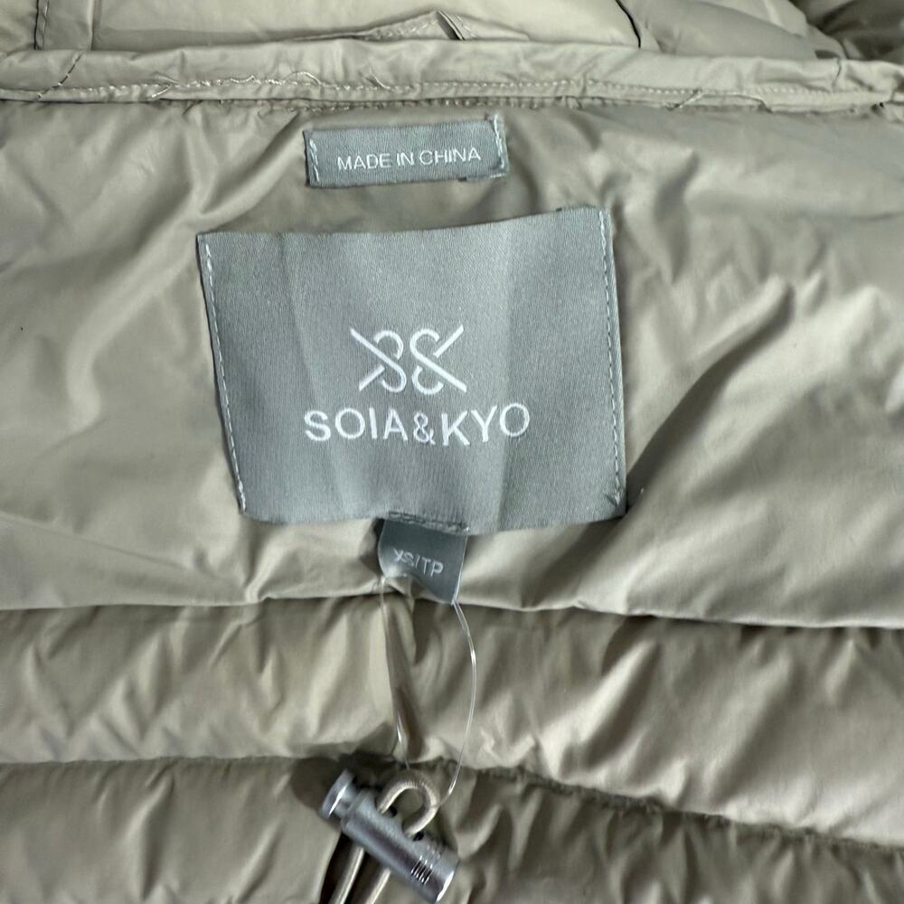 NWT Soia & Kyo Ayleen Ultra-Lightweight Down Hooded Puffer Jacket, Hush, XS - Picture 6 of 8